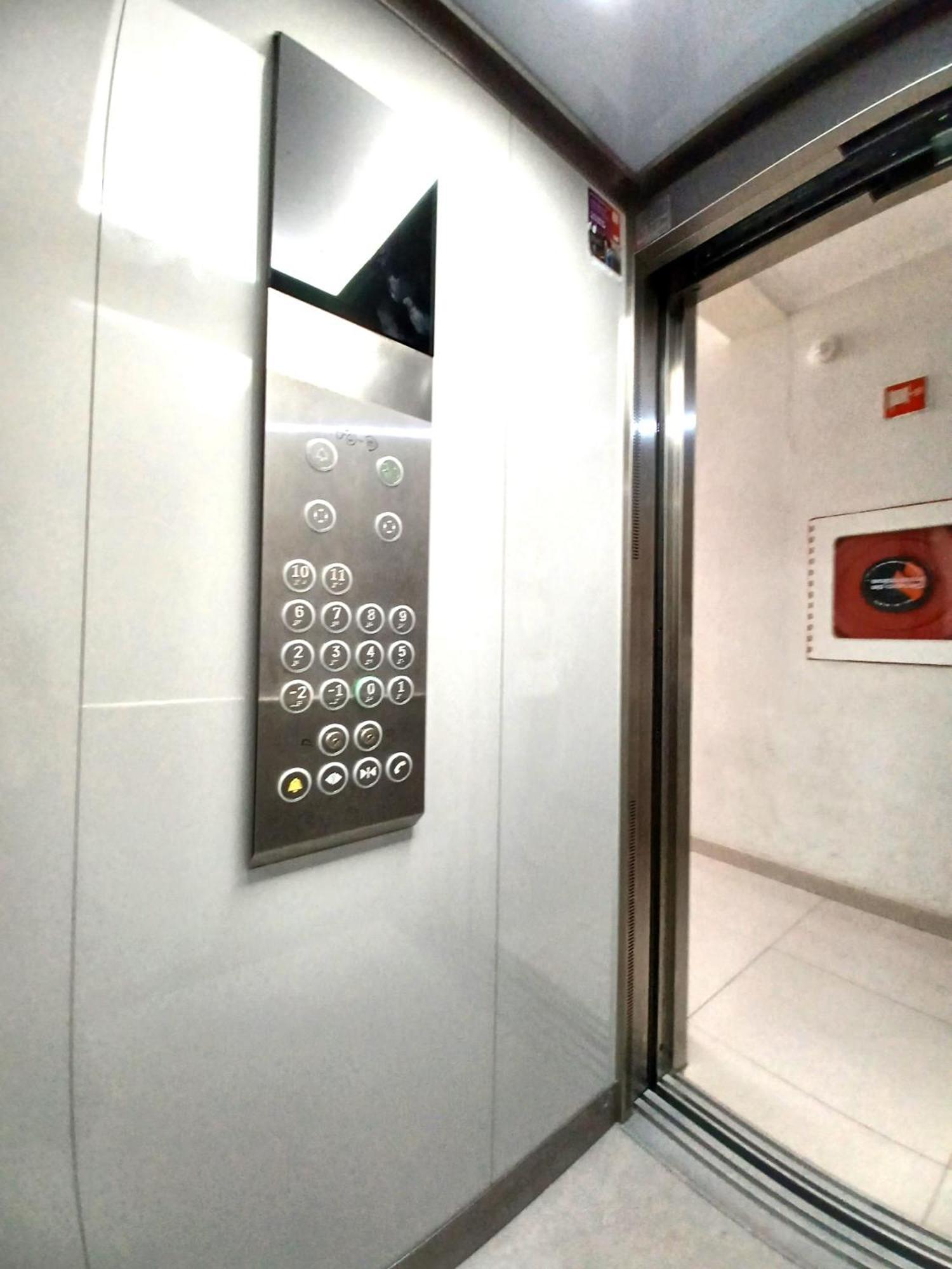 Edificio Lumina Sunshine Beach Apartment ポルティマン エクステリア 写真
